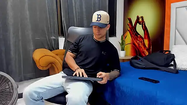 jaze bradley online show from 11/29/25, 11:24