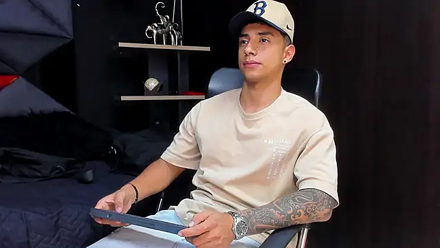 jaze bradley online show from 12/04/25, 11:30