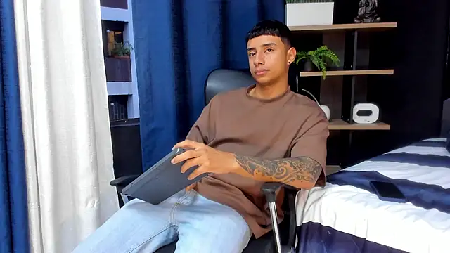 jaze bradley online show from 01/12/26, 11:26