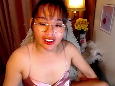 urmidnightcravingsxx online show from 04/17/26, 11:52