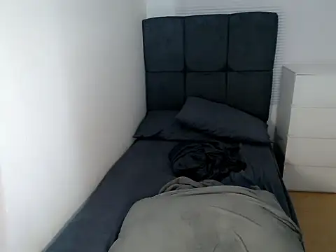 Snapshot of holly_tabby chatting on 12/19/25, 11:56 holly tabby online show from 12/19/25, 11:56