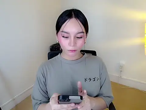 Snapshot of holly_tabby chatting on 01/16/26, 10:58 holly tabby online show from 01/16/26, 10:58