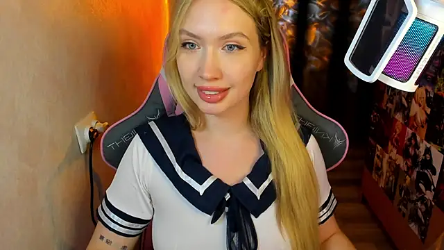 NicoleRiccii online show from 10/30/25, 09:26