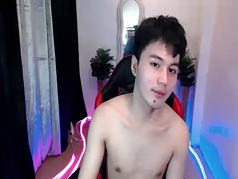 urasiantwink69 online show from 09/28/25, 03:39