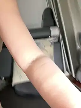 Snapshot of meiiijr55 chatting on 03/20/26, 04:06 meiiijr55 online show from 03/20/26, 04:06