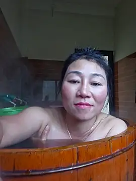 Snapshot of babychill09 chatting on 11/24/25, 10:04 babychill09 online show from 11/24/25, 10:04