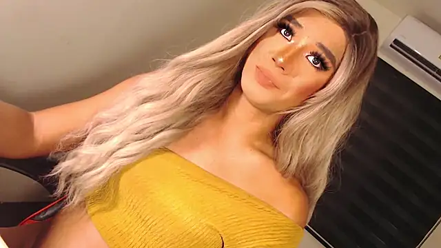 SissifyMeNow online show from 10/24/25, 12:41