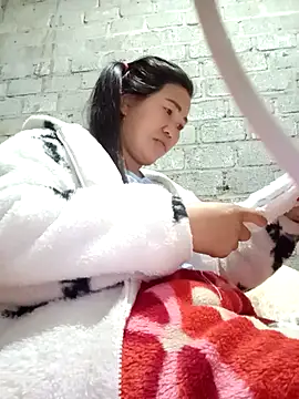 jienrrr online show from 10/18/25, 12:13