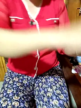 Snapshot of yoowwmr chatting on 10/22/25, 12:05 yoowwmr online show from 10/22/25, 12:05