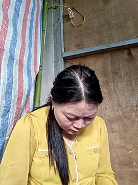 Snapshot of yoowwmr chatting on 10/27/25, 01:20 yoowwmr online show from 10/27/25, 01:20