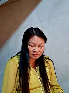 Snapshot of yoowwmr chatting on 10/27/25, 01:26 yoowwmr online show from 10/27/25, 01:26