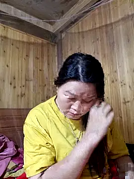 Snapshot of yoowwmr chatting on 11/04/25, 03:33 yoowwmr online show from 11/04/25, 03:33