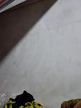 Snapshot of yoowwmr chatting on 11/12/25, 01:55 yoowwmr online show from 11/12/25, 01:55