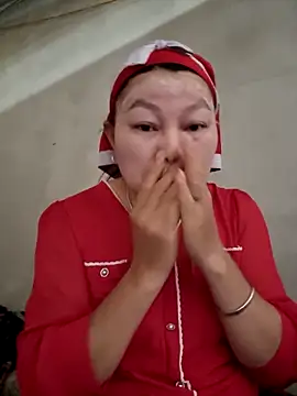 Snapshot of yoowwmr chatting on 11/15/25, 11:54 yoowwmr online show from 11/15/25, 11:54