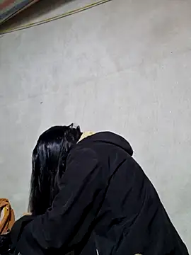 Snapshot of yoowwmr chatting on 11/20/25, 11:48 yoowwmr online show from 11/20/25, 11:48