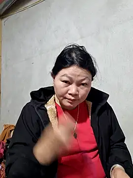 Snapshot of yoowwmr chatting on 11/21/25, 11:53 yoowwmr online show from 11/21/25, 11:53