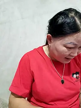 Snapshot of yoowwmr chatting on 11/22/25, 12:53 yoowwmr online show from 11/22/25, 12:53