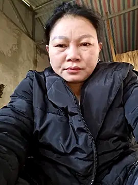 Snapshot of yoowwmr chatting on 11/23/25, 01:05 yoowwmr online show from 11/23/25, 01:05