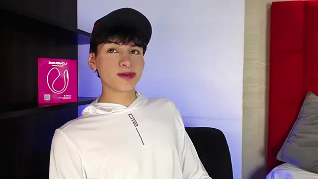 Ezra Storm online show from 09/18/25, 04:47