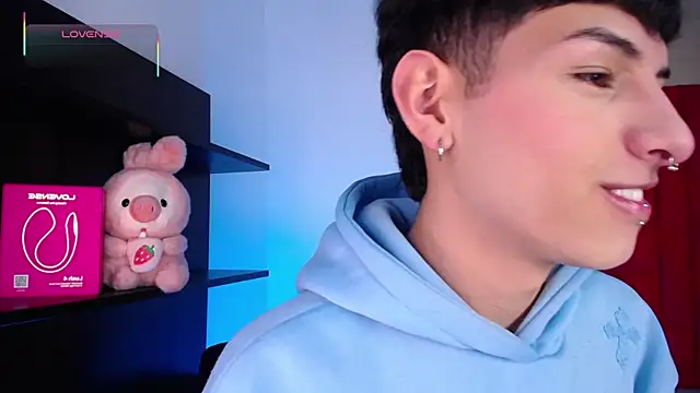 Ezra Storm online show from 01/06/26, 04:16