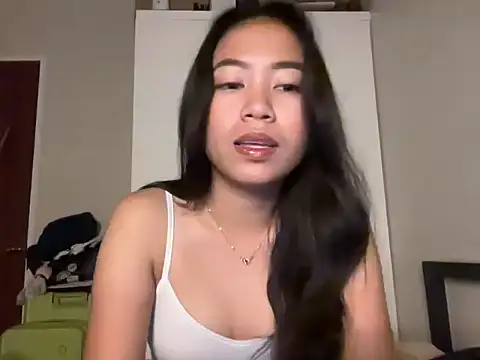 Snapshot of candycrushyyy chatting on 11/04/25, 07:24 candycrushyyy online show from 11/04/25, 07:24