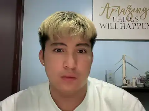 Snapshot of lovely_jay chatting on 05/28/26, 02:20 lovely jay online show from 05/28/26, 02:20