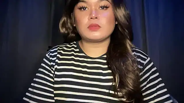 Snapshot of RedHead_Thalia chatting on 09/09/25, 05:23 RedHead Thalia online show from 09/09/25, 05:23