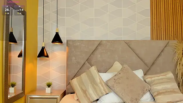 Jade Whisper online show from 12/23/25, 01:58