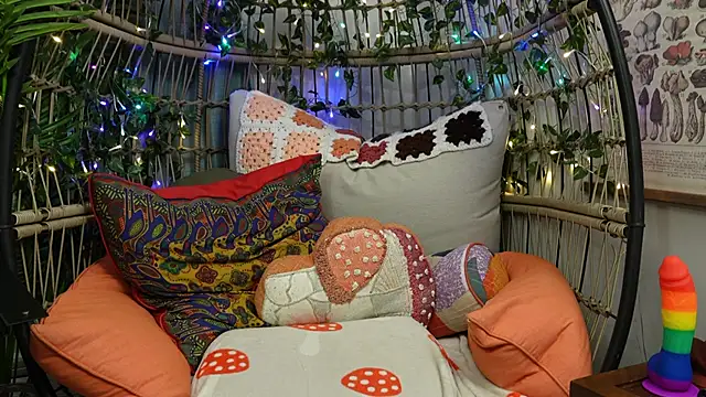 bendingofwillow online show from 11/24/25, 12:27