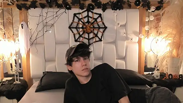 Daphne And Roger online show from 10/07/25, 11:29