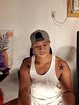 Snapshot of mr_dave chatting on 04/08/26, 11:43 mr dave online show from 04/08/26, 11:43