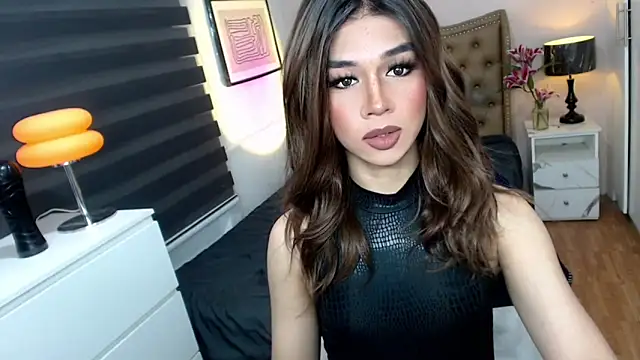 Snapshot of solana_imani chatting on 10/16/25, 02:07 solana imani online show from 10/16/25, 02:07