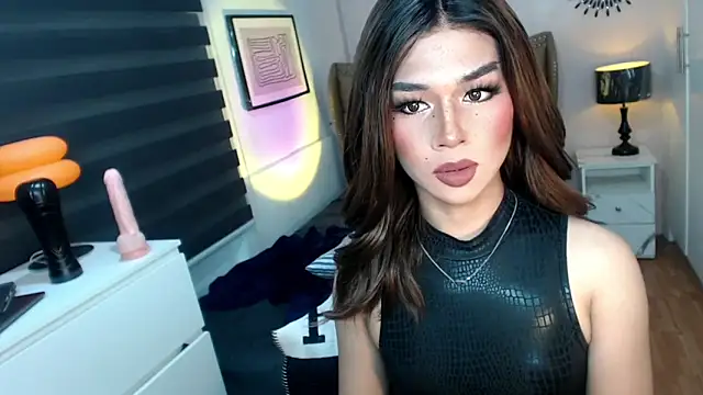 Snapshot of solana_imani chatting on 10/23/25, 04:28 solana imani online show from 10/23/25, 04:28