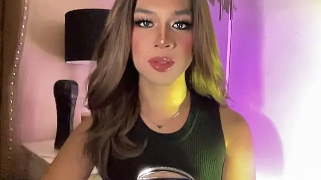 Snapshot of solana_imani chatting on 11/22/25, 11:20 solana imani online show from 11/22/25, 11:20