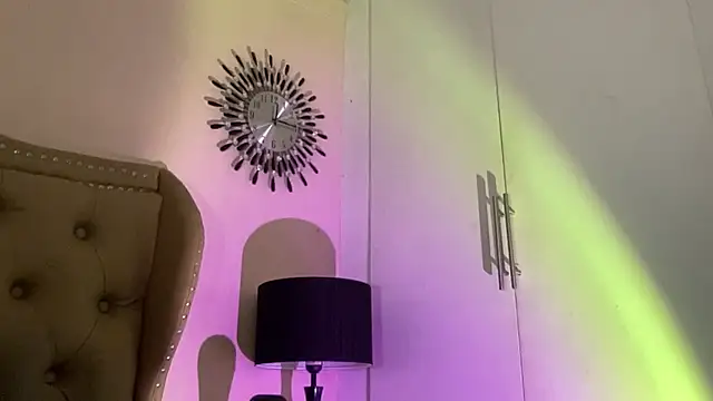 Snapshot of solana_imani chatting on 11/24/25, 09:58 solana imani online show from 11/24/25, 09:58