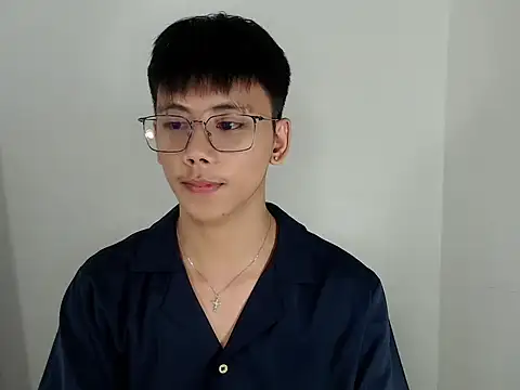 ynotyu online show from 12/22/25, 11:02