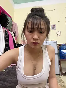 Snapshot of Aghenh chatting on 12/19/25, 09:05 Aghenh online show from 12/19/25, 09:05