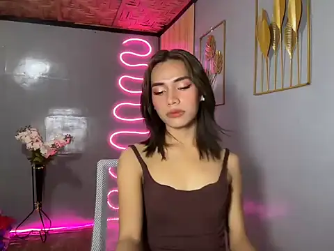 Lovelynikki03 online show from 04/23/26, 10:12