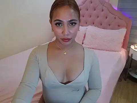 ur seductivelaura online show from 12/20/25, 07:48