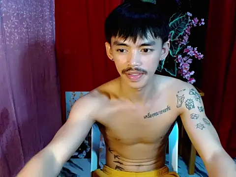Snapshot of urhunky_boy chatting on 07/01/26, 05:42 urhunky boy online show from 07/01/26, 05:42
