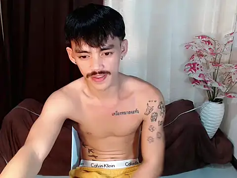 Snapshot of urhunky_boy chatting on 07/28/26, 11:05 urhunky boy online show from 07/28/26, 11:05