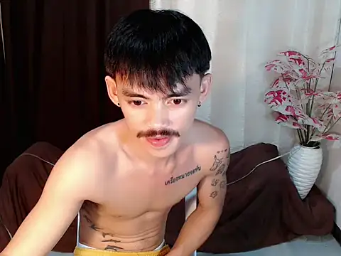 Snapshot of urhunky_boy chatting on 07/28/26, 12:48 urhunky boy online show from 07/28/26, 12:48