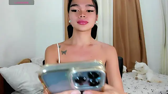 Snapshot of kendall_petite18 chatting on 07/09/26, 07:07 kendall petite18 online show from 07/09/26, 07:07