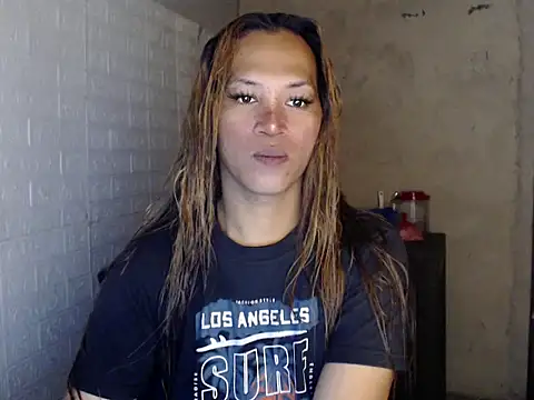 isabellabigcock06 online show from 04/15/26, 01:51