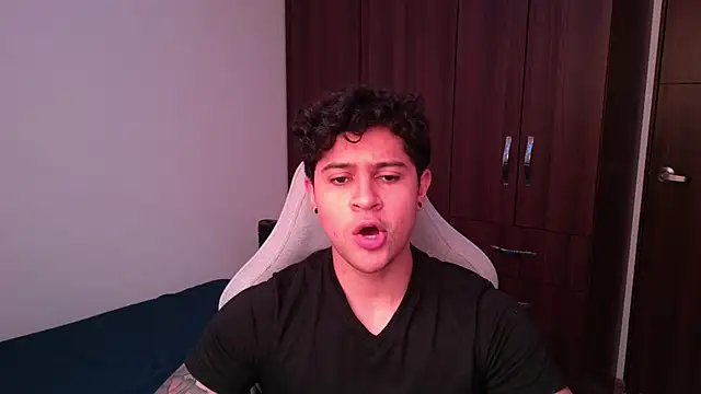 domsantiago  online show from 10/09/25, 07:56