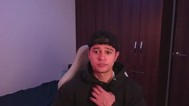 domsantiago  online show from 10/11/25, 03:06