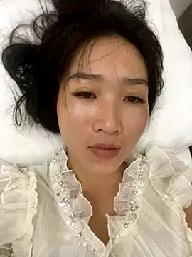 Snapshot of oneyou_400 chatting on 09/18/25, 01:35 oneyou 400 online show from 09/18/25, 01:35