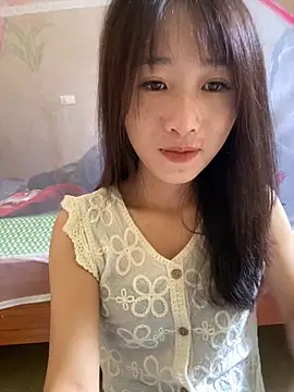 Snapshot of oneyou_400 chatting on 10/04/25, 04:10 oneyou 400 online show from 10/04/25, 04:10