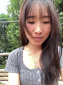 Snapshot of oneyou_400 chatting on 12/15/25, 04:39 oneyou 400 online show from 12/15/25, 04:39