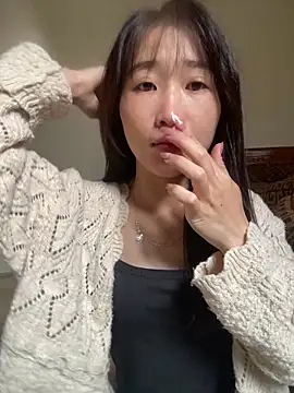 Snapshot of oneyou_400 chatting on 12/18/25, 01:33 oneyou 400 online show from 12/18/25, 01:33